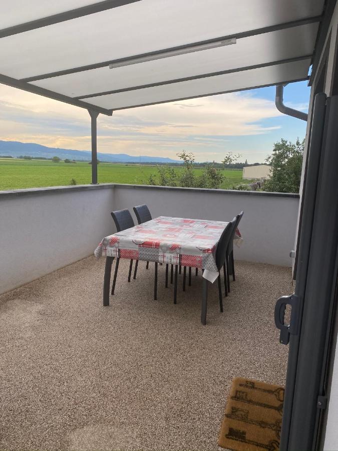 Gites Bretzel Et Cigogne Munwiller Exteriör bild